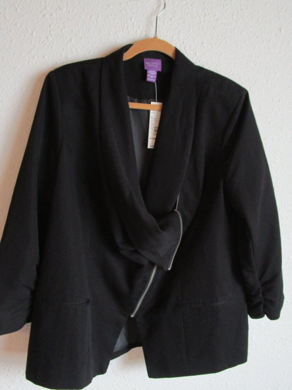 Black onyx jacket, 16-18W offset diagonal zipper, NWT, midlength sleeve